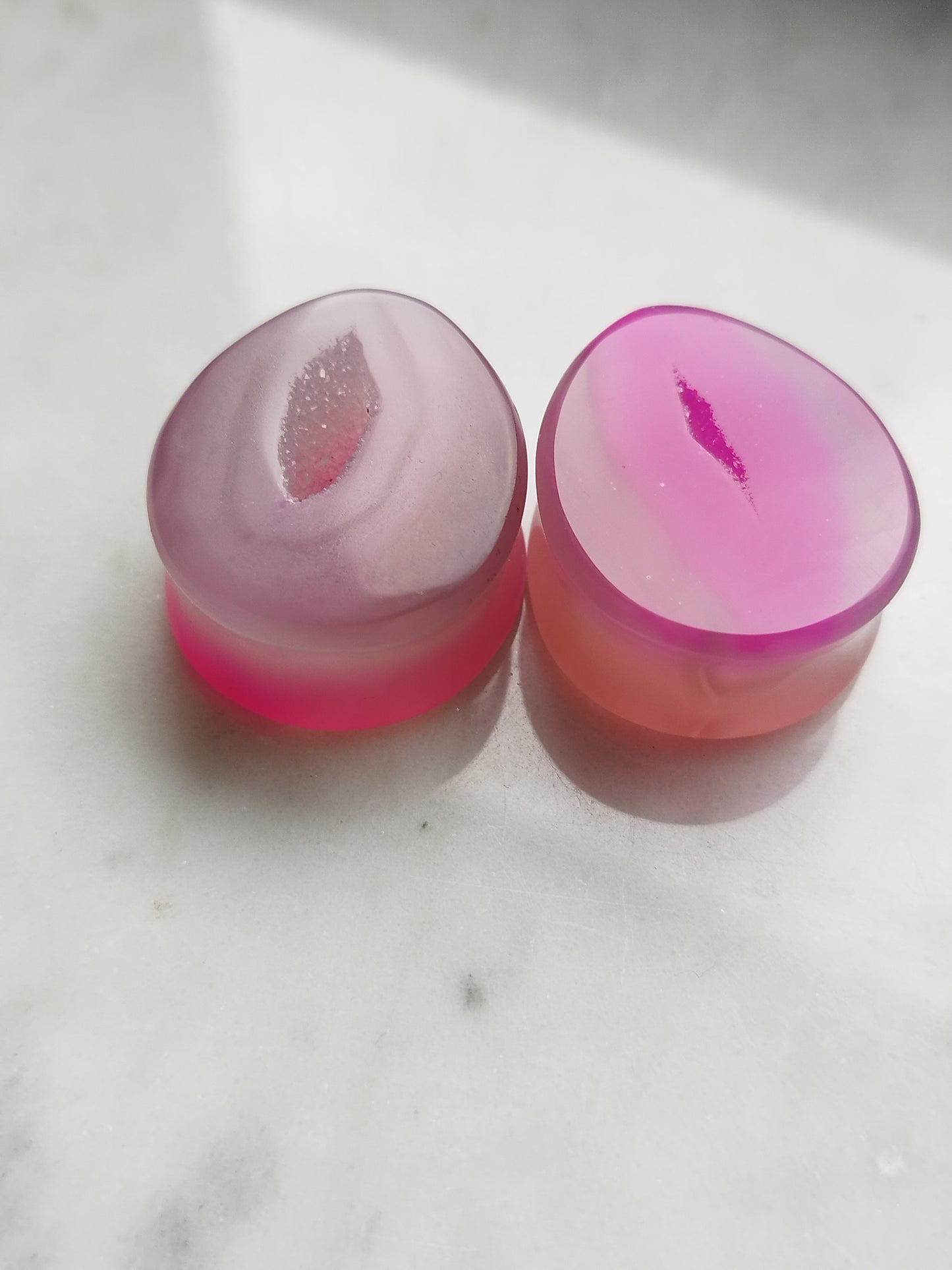 1" Hot Pink Geode Teardrop Plugs