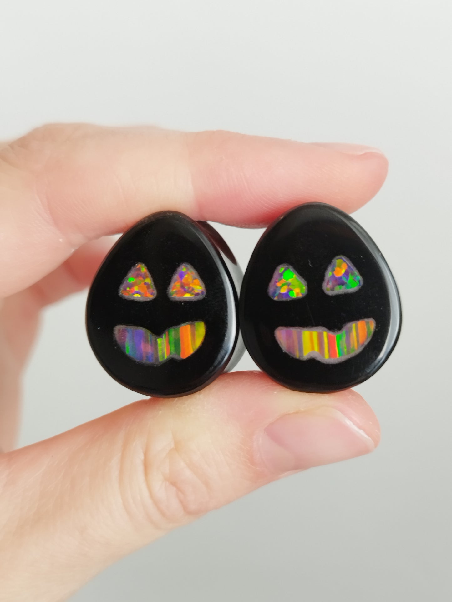 7/8" Obsidian With Jack O' Lanterns Plugs