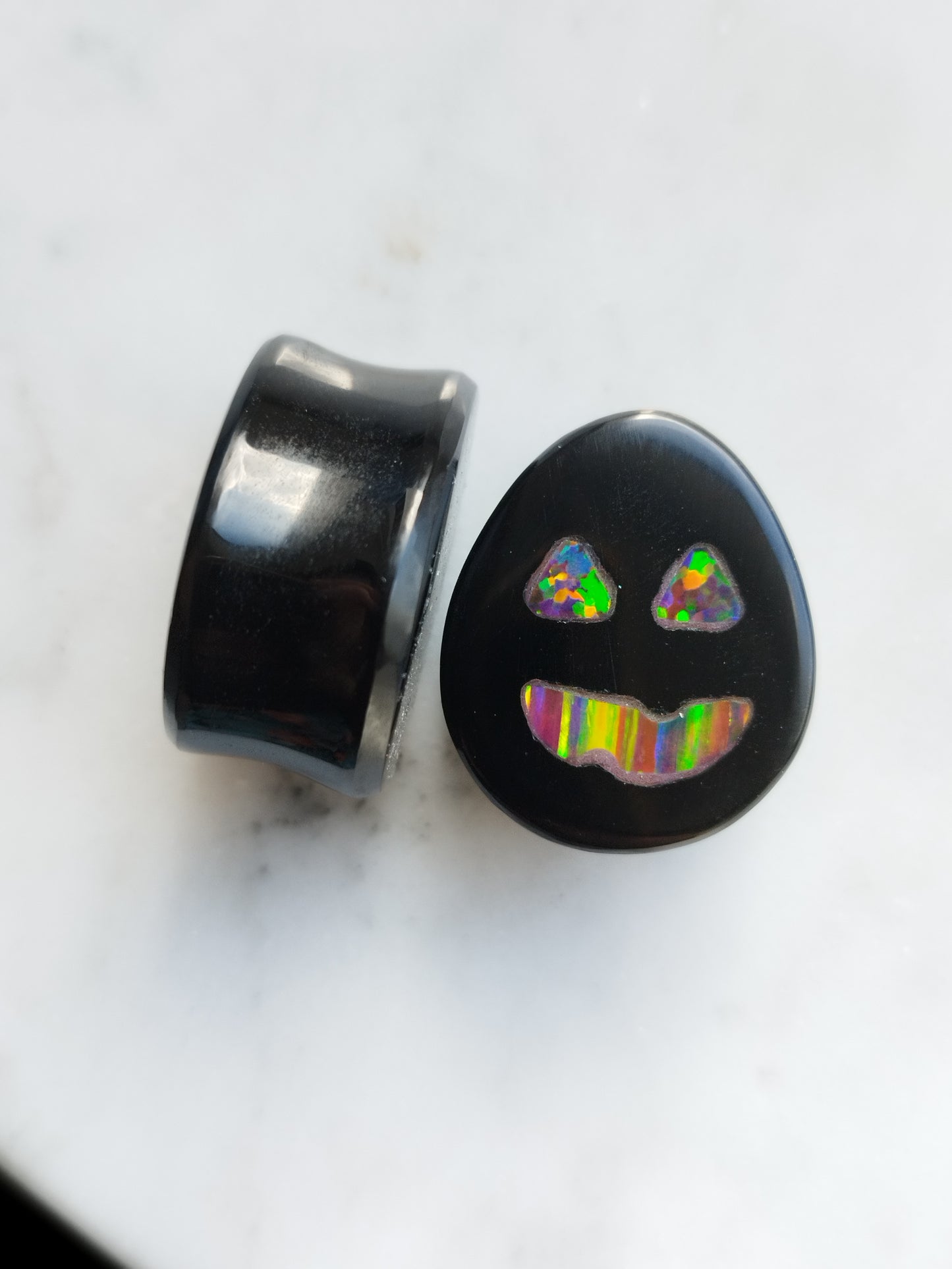 7/8" Obsidian With Jack O' Lanterns Plugs