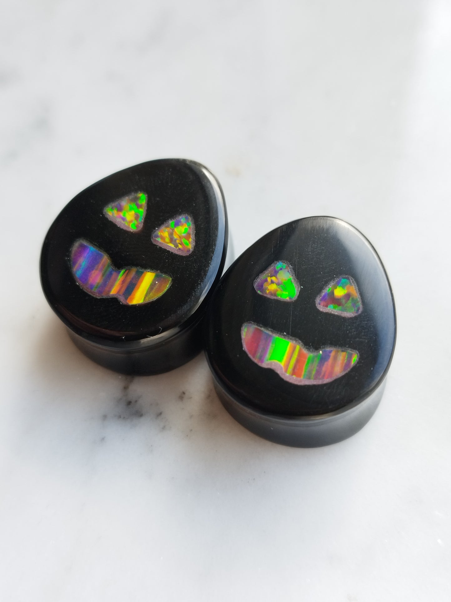 7/8" Obsidian With Jack O' Lanterns Plugs