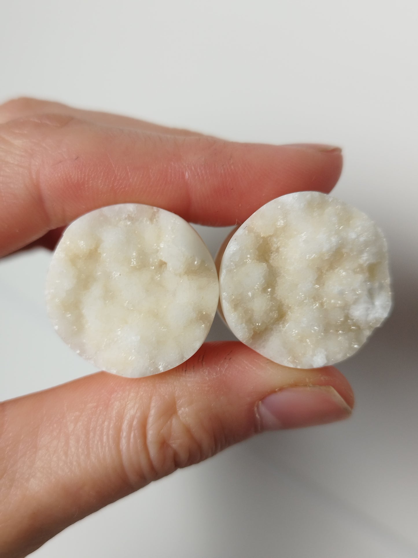 7/8" White Quartz Druzy Plugs - aeoplugs