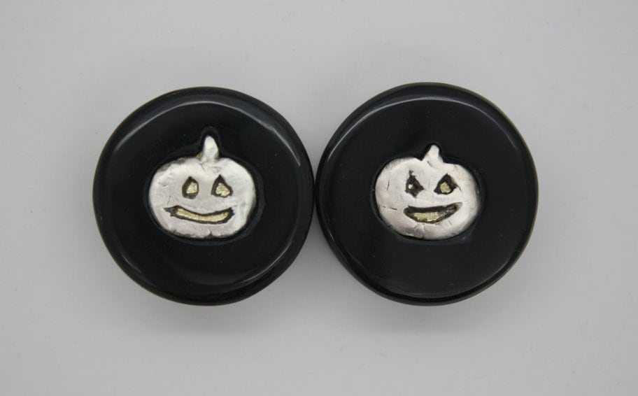 1" Obsidian Silver And Brass Jack O Lantern Plugs - aeoplugs