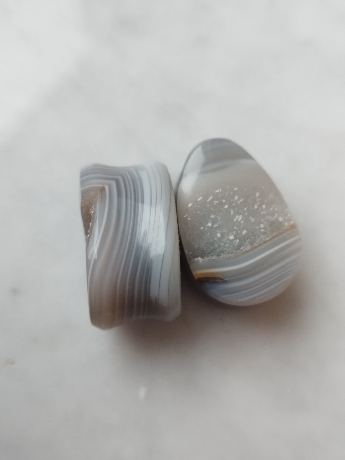 7/8" Elongated Agate Geode Plugs