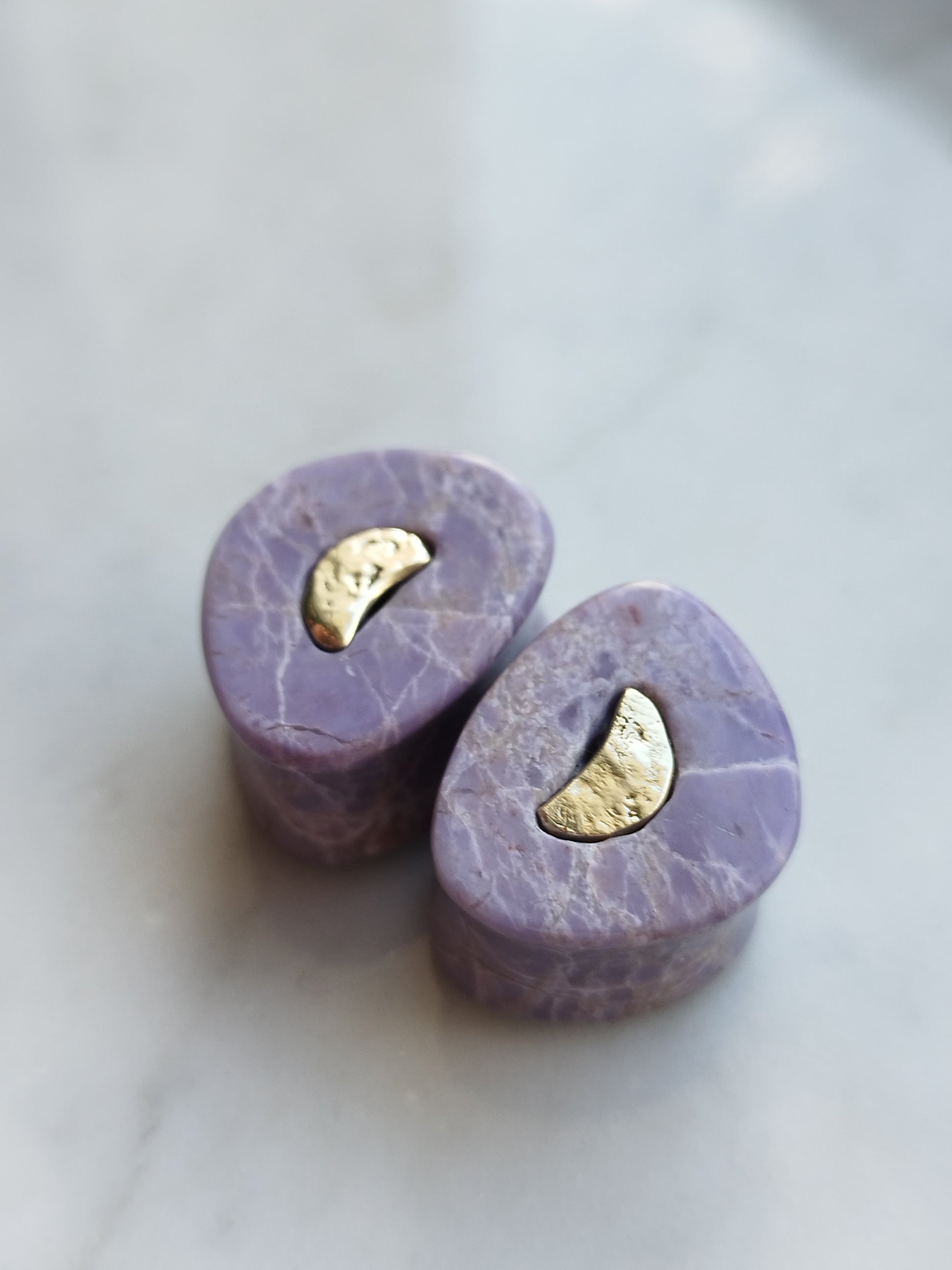 5/8" Purple Jadeite And 9k Gold Inlays - aeoplugs
