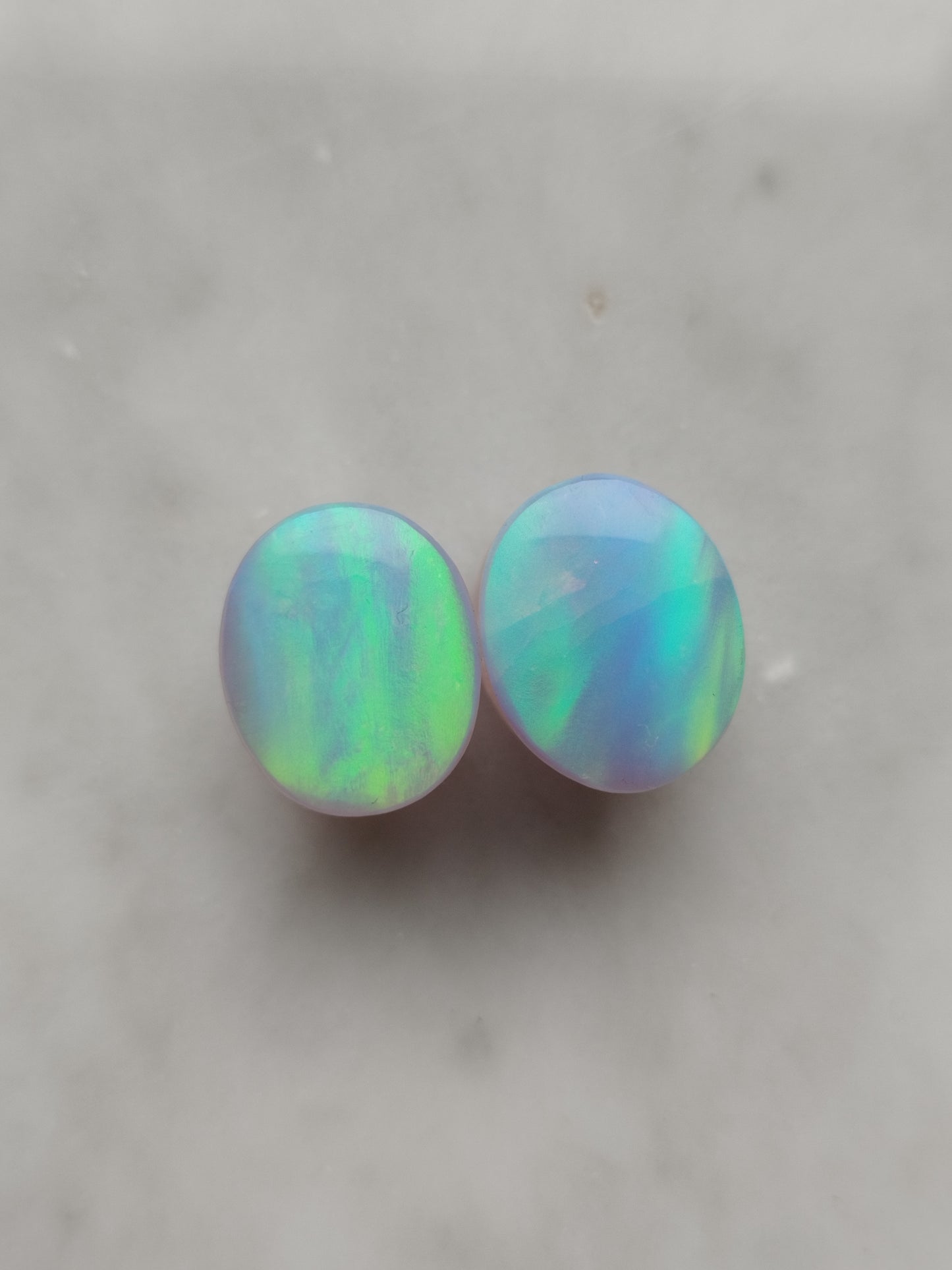 13mm Oval Aurora Opal On Quartz