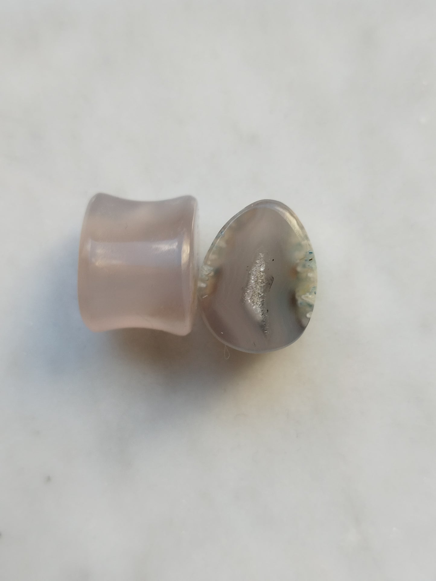 1/2" Grey Agate Geode Plugs