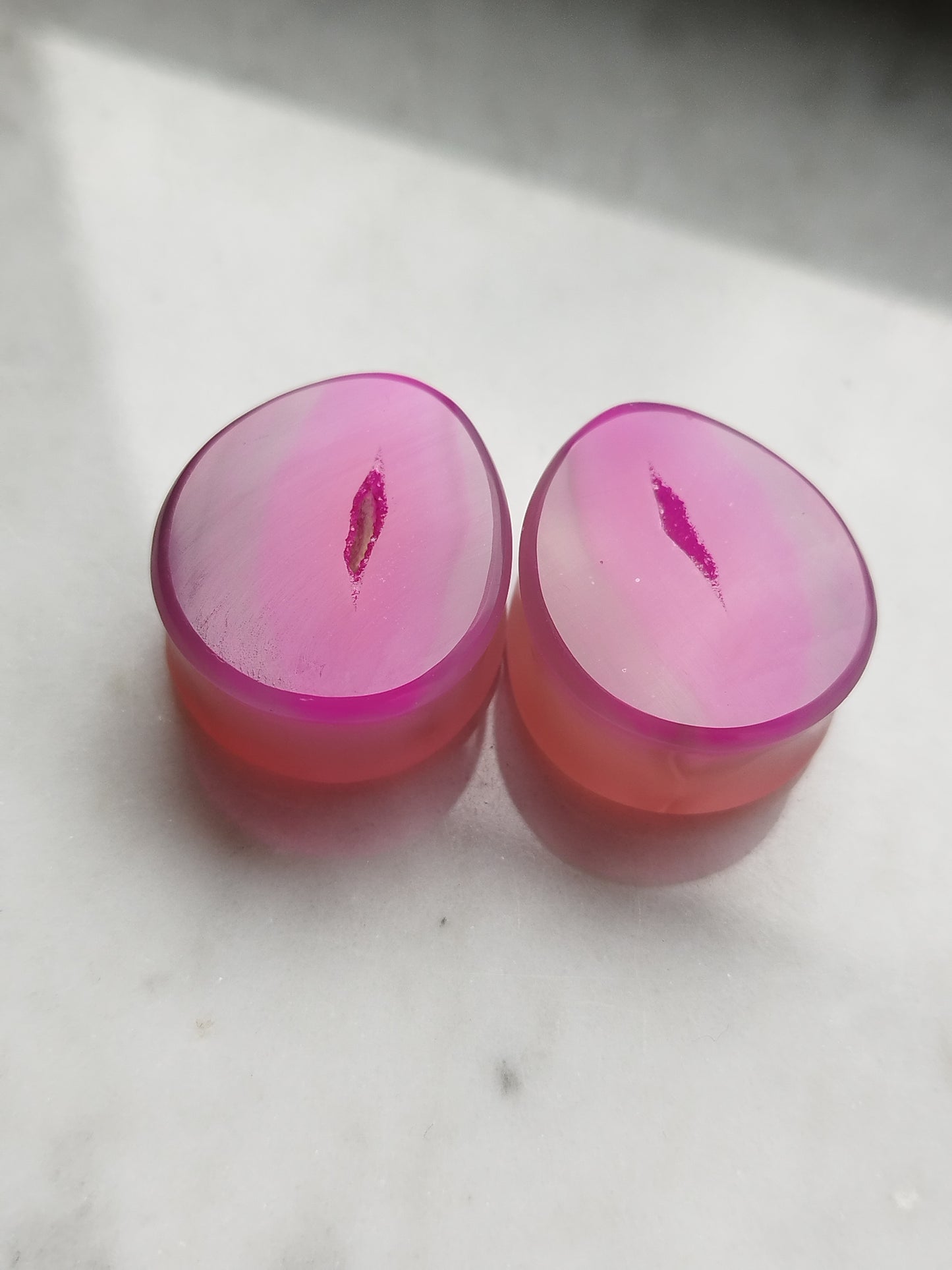 1" Hot Pink Geode Teardrop Plugs