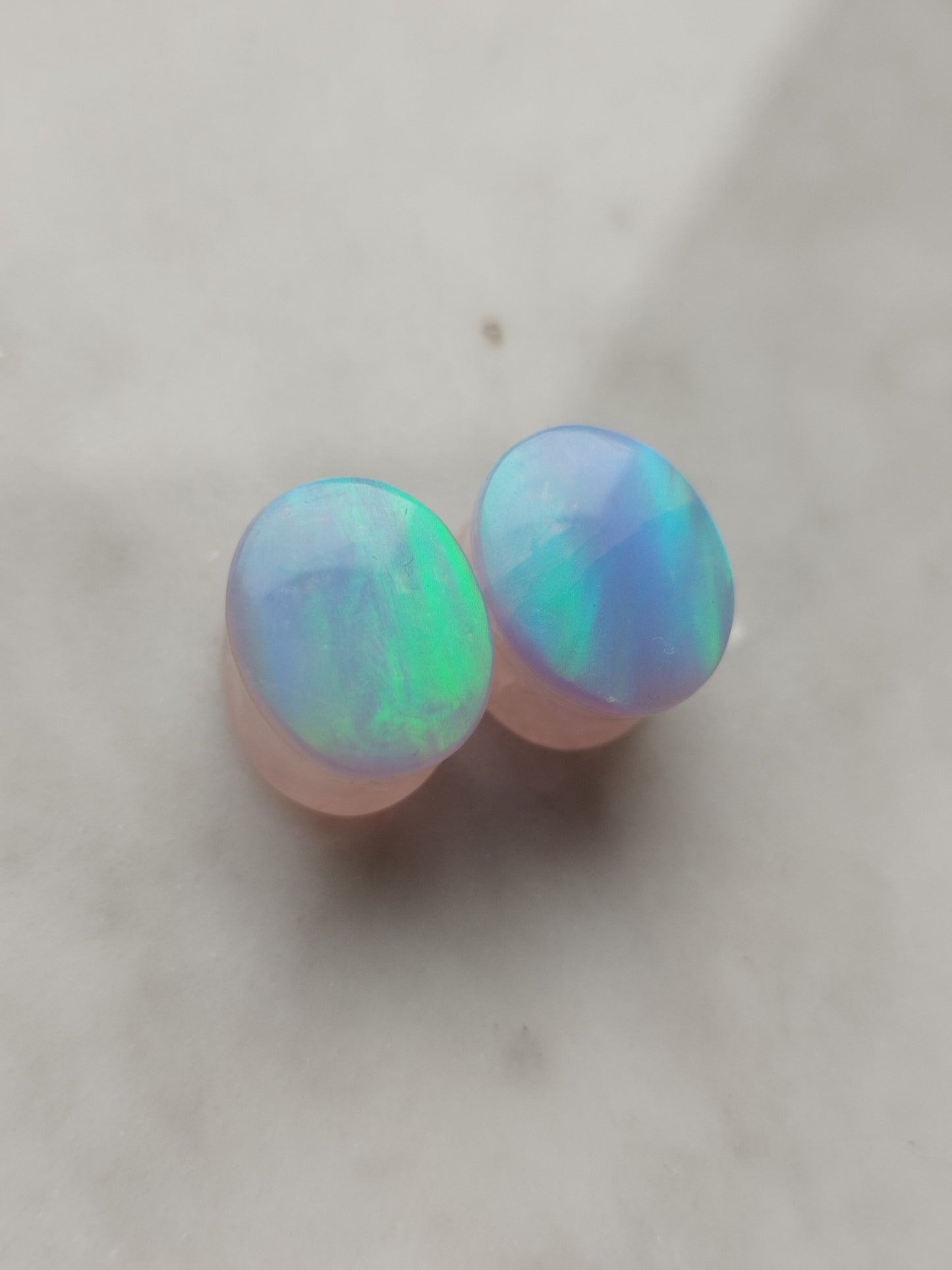 13mm Oval Aurora Opal On Quartz