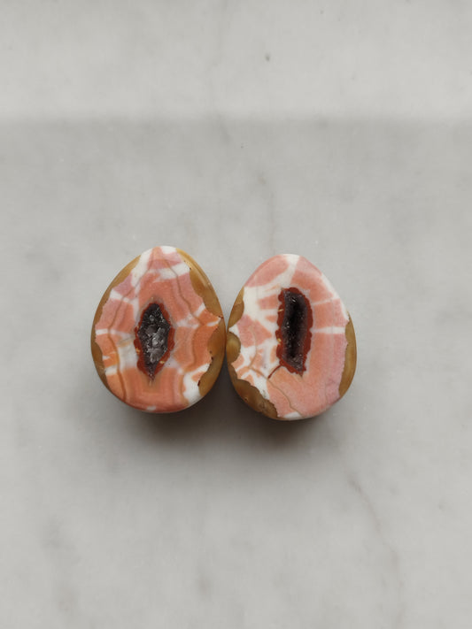 7/8" Pink Agate Geode Plugs - aeoplugs